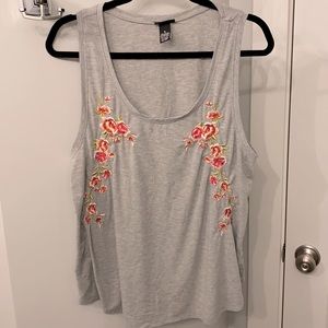 Embroidered Grey tank top with flowers size XL